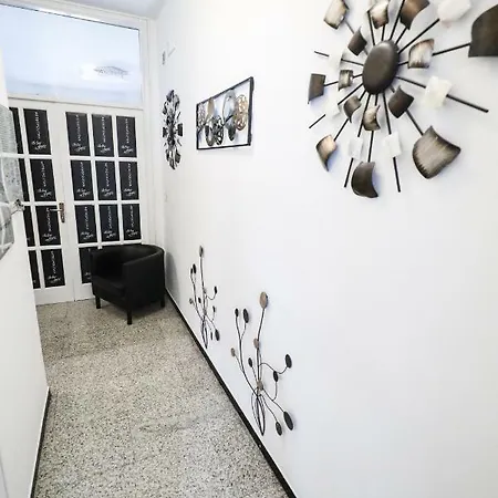 Alojamento de Acomodação e Pequeno-almoço Metropolitan Bari